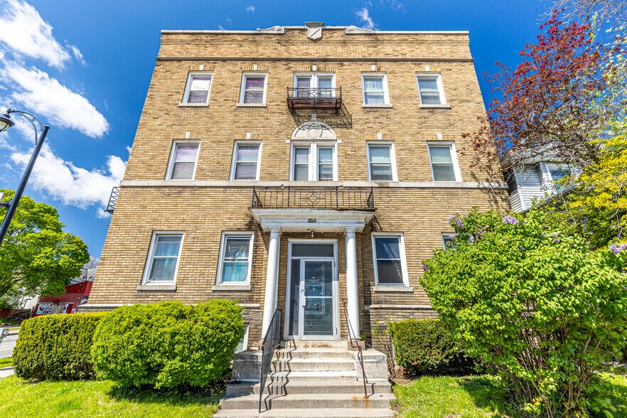 865 Lake Ave, Rochester, NY à vendre - Photo de l’immeuble – Image 1 sur 25