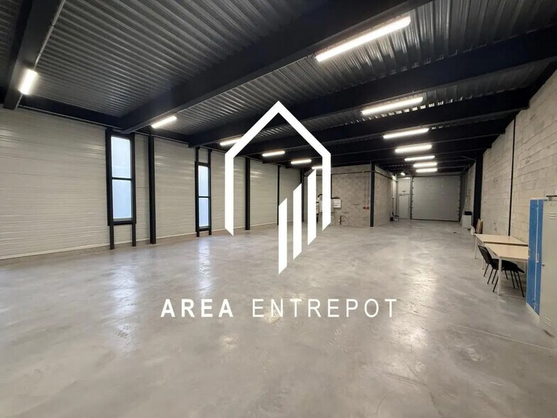 Local d'activités dans Rousset à vendre - Photo intérieure – Image 3 sur 12