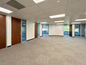 7077 Koll Center Pky, Pleasanton, CA à louer Photo intérieure– Image 2 sur 3