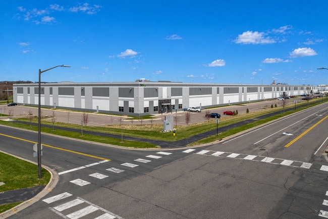 Plus de détails pour 2101 4th Ave E, Shakopee, MN - Industriel/Logistique à louer