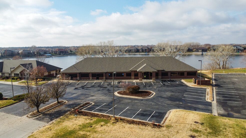 3527 N Ridge Rd, Wichita, KS à vendre - Photo de l’immeuble – Image 1 sur 11