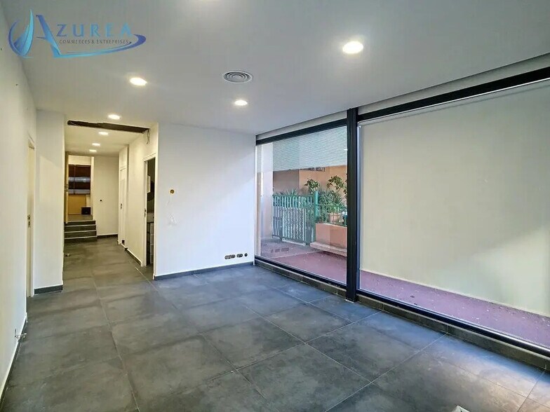 Local commercial dans Nice à vendre - Photo de l’immeuble – Image 2 sur 7