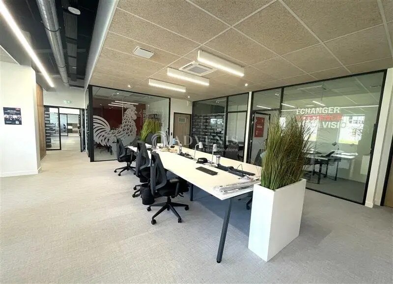 Bureau dans Tremblay-en-France à louer - Photo de l’immeuble – Image 2 sur 10