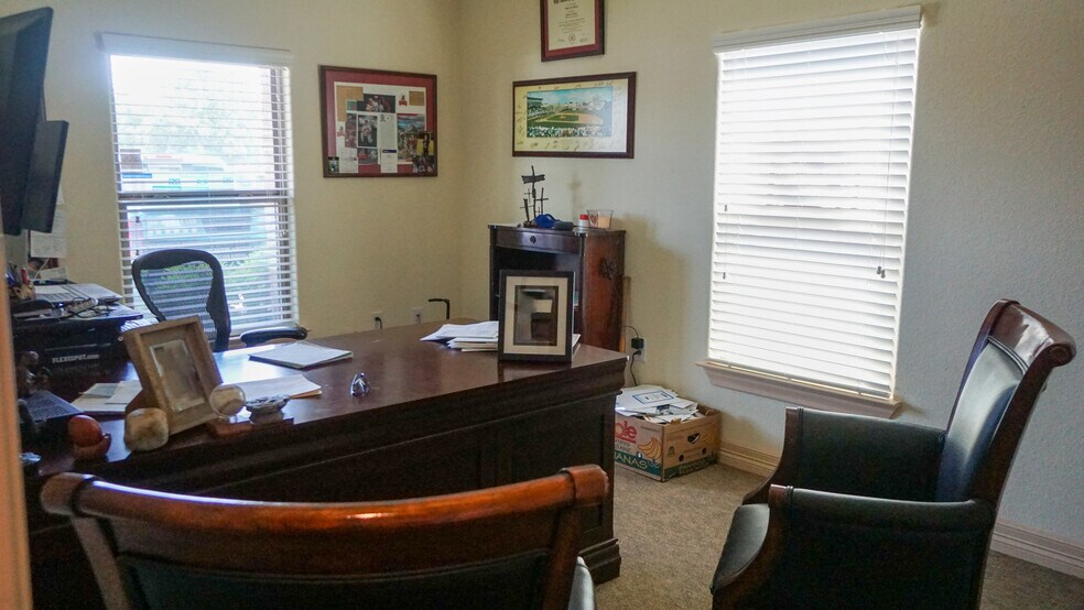 2851 Joe Dimaggio Blvd, Round Rock, TX à louer - Photo de l’immeuble – Image 3 sur 17