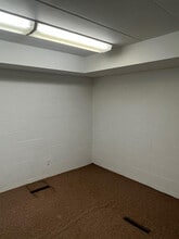 813 E Michigan Ave, Ypsilanti, MI à louer Photo intérieure– Image 2 sur 4