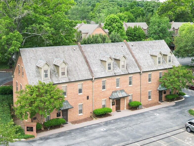 9724 Kingston Pike, Knoxville, TN à louer - Photo de l’immeuble – Image 2 sur 3