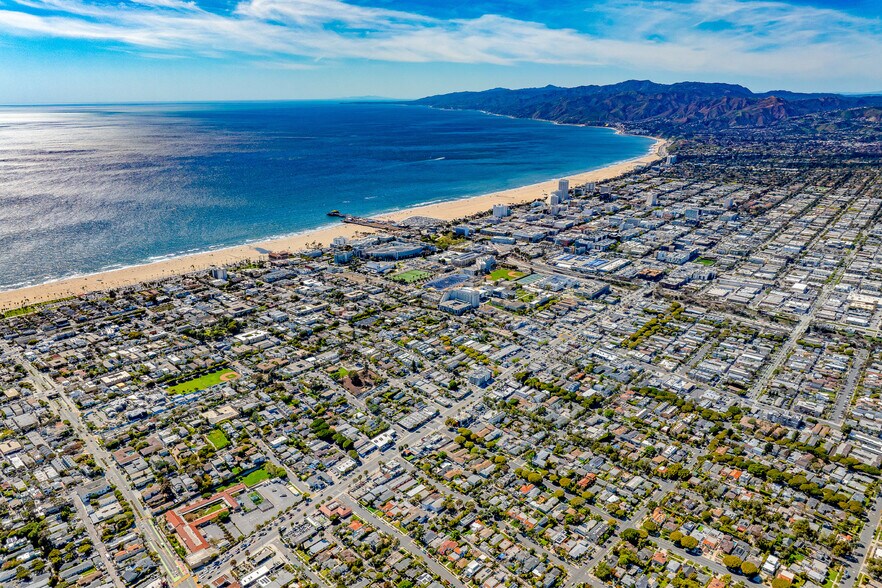 2307 Lincoln Blvd, Santa Monica, CA à vendre - Photo de l’immeuble – Image 2 sur 10