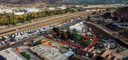 11529 Woodside Ave, Santee, CA à louer Aérien– Image 1 sur 1