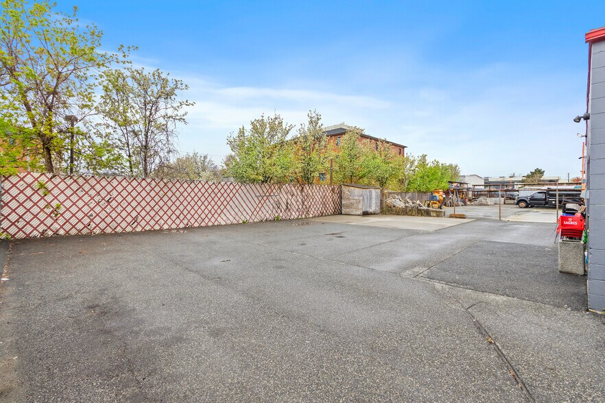29 Linden St, Medford, MA à vendre - Photo de l’immeuble – Image 3 sur 17