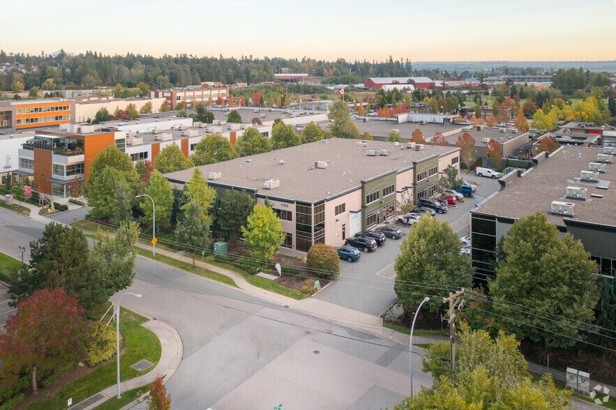 17670 65A Ave, Surrey, BC à vendre - Photo de l’immeuble – Image 2 sur 12