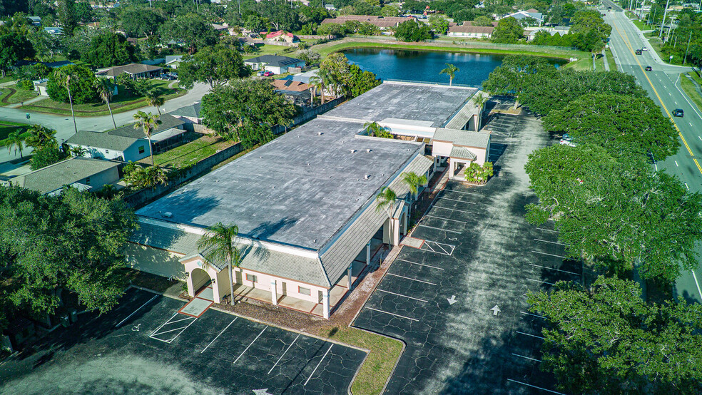 1500 W Eau Gallie Blvd, Melbourne, FL à louer - Photo de l’immeuble – Image 3 sur 11