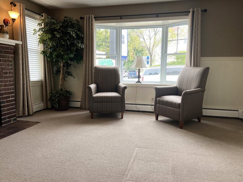 1106 Pleasant St, Worcester, MA à louer - Photo de l’immeuble – Image 2 sur 9