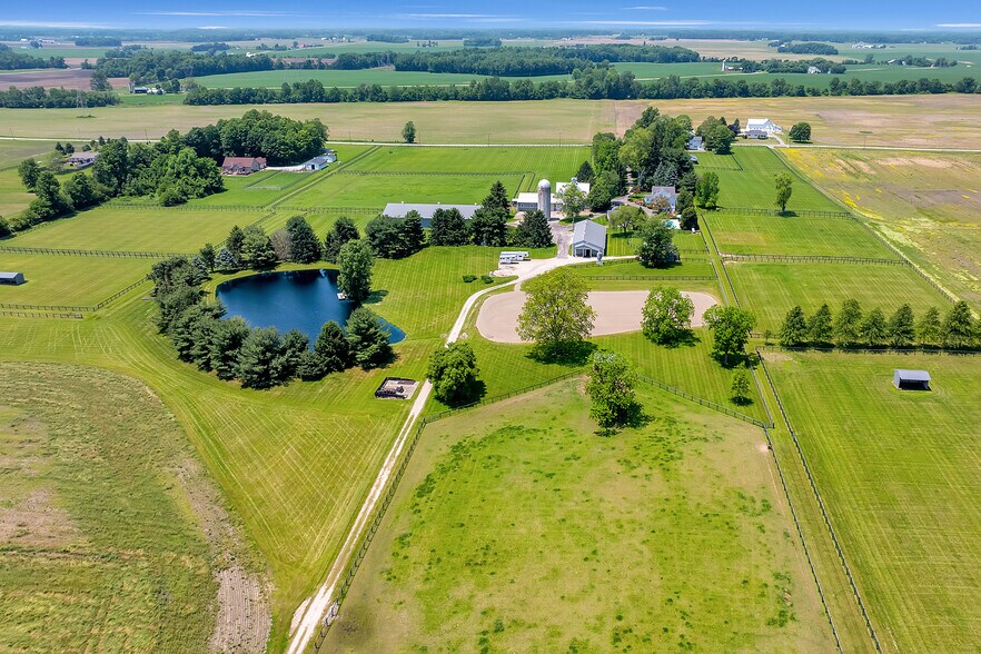 15228 Croton Rd, Centerburg, OH à vendre - Photo de l’immeuble – Image 2 sur 14
