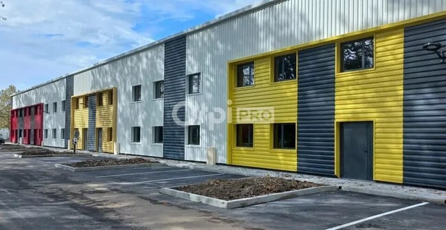 Plus de détails pour Local d’activités à vendre
