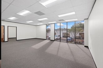 5555 N Lamar Blvd, Austin, TX à louer Photo intérieure– Image 2 sur 17