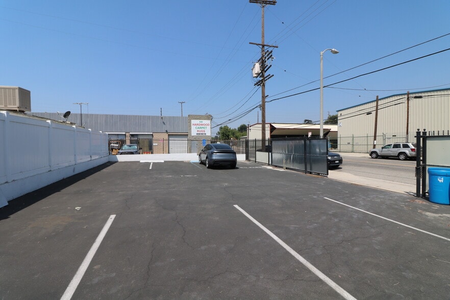 16770-16780 Stagg St, Van Nuys, CA à louer - Photo de l’immeuble – Image 3 sur 6