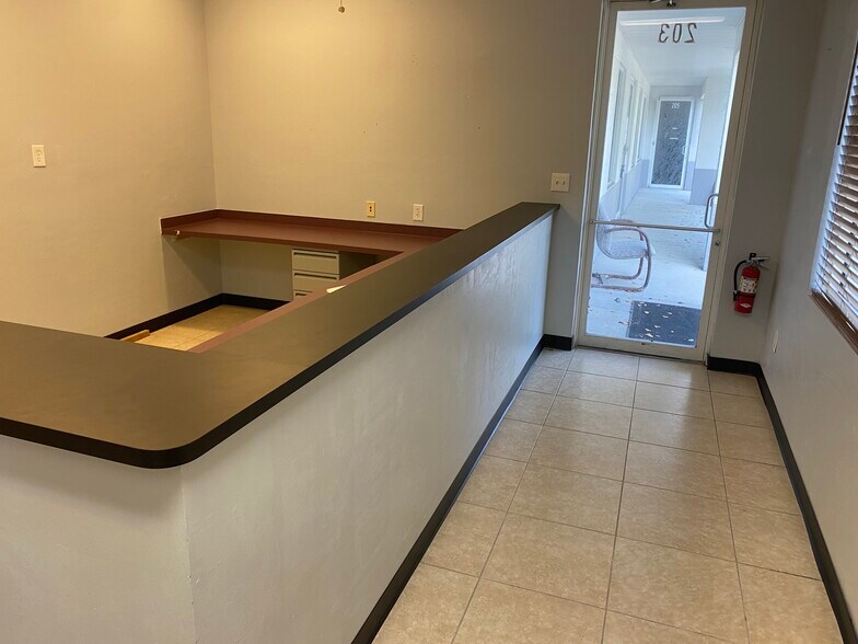 10801 Sunset Plaza Cir, Fort Myers, FL à louer - Photo de l’immeuble – Image 3 sur 16