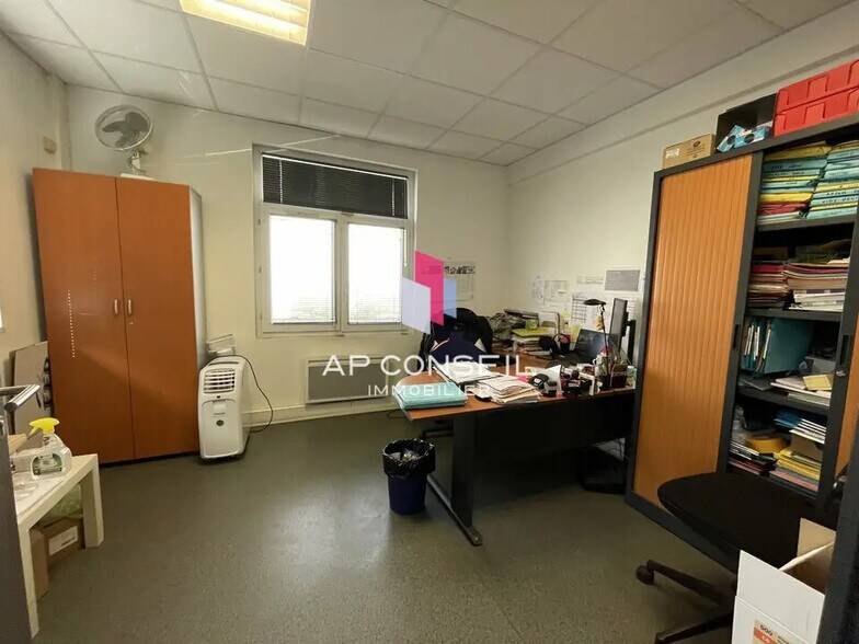 Bureau dans Les Loges-en-Josas à louer - Photo de l’immeuble – Image 2 sur 3