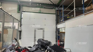 Bureau dans Saint-Thibault-des-Vignes à louer Photo de l’immeuble– Image 1 sur 2