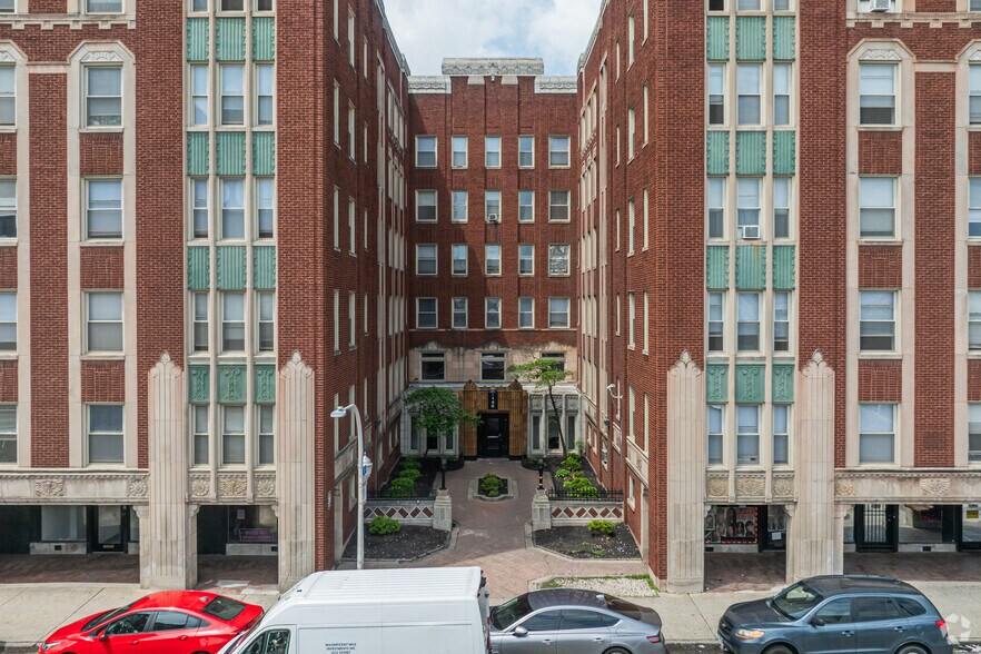 7114-7134 S Jeffery Blvd, Chicago, IL à vendre - Photo de l’immeuble – Image 2 sur 4