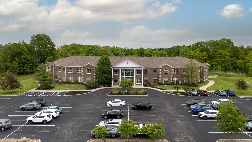 387 Golfview Ln, Highland Heights, OH à louer - Photo de l’immeuble – Image 2 sur 25