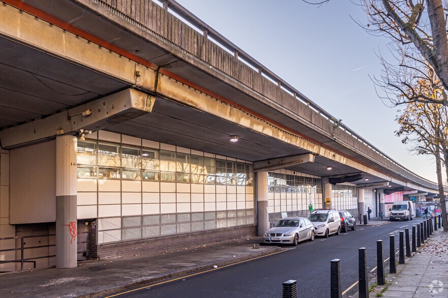 10 Acklam Rd, Londres à louer - Photo principale – Image 1 sur 3