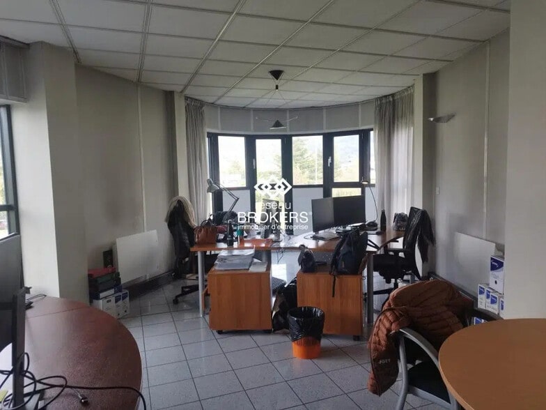 Bureau dans Scionzier à louer - Photo de l’immeuble – Image 1 sur 3