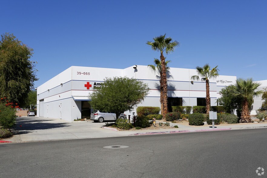 39665 Entrepreneur Ln, Palm Desert, CA à louer - Photo principale – Image 1 sur 5