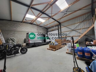 Plus de détails pour Local d'activités à louer