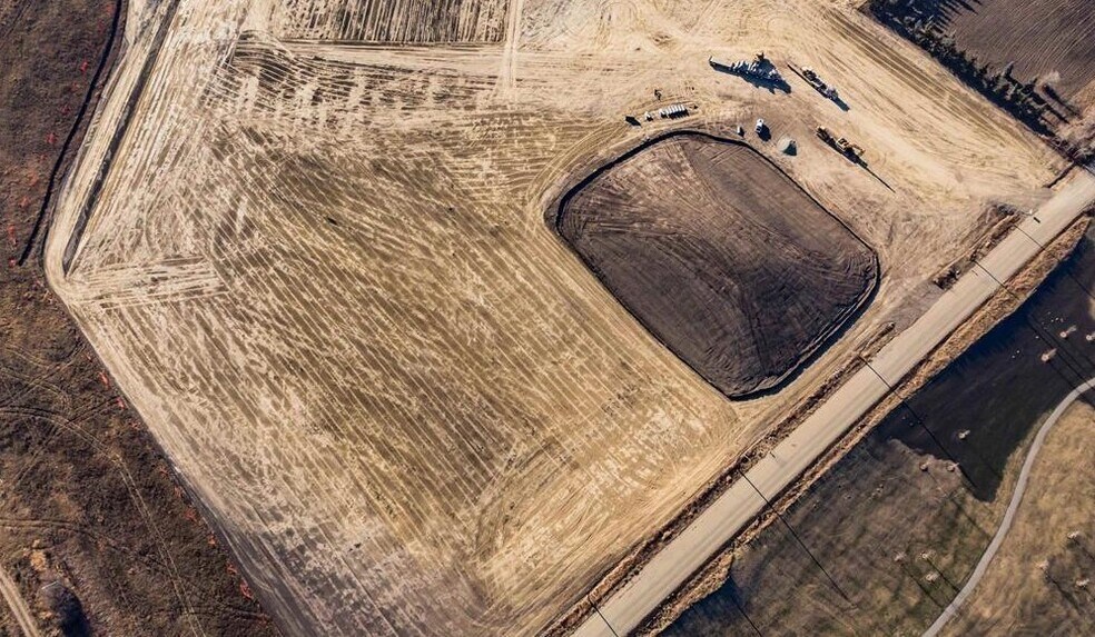 18403 137 Av NW, Edmonton, AB à vendre - Aérien – Image 2 sur 5