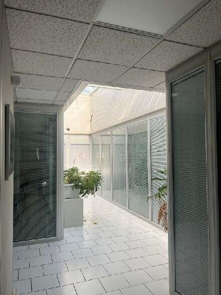 16 Rue De La Grande Borne, Le Mesnil-Amelot à louer - Hall d’entrée – Image 2 sur 3
