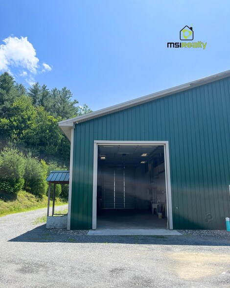 52 Vfw Dr, Hyde Park, VT à louer - Photo de l’immeuble – Image 2 sur 11