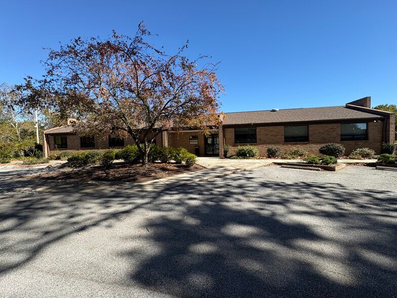 810 Downingtown Pike, West Chester, PA à vendre - Photo de l’immeuble – Image 2 sur 10