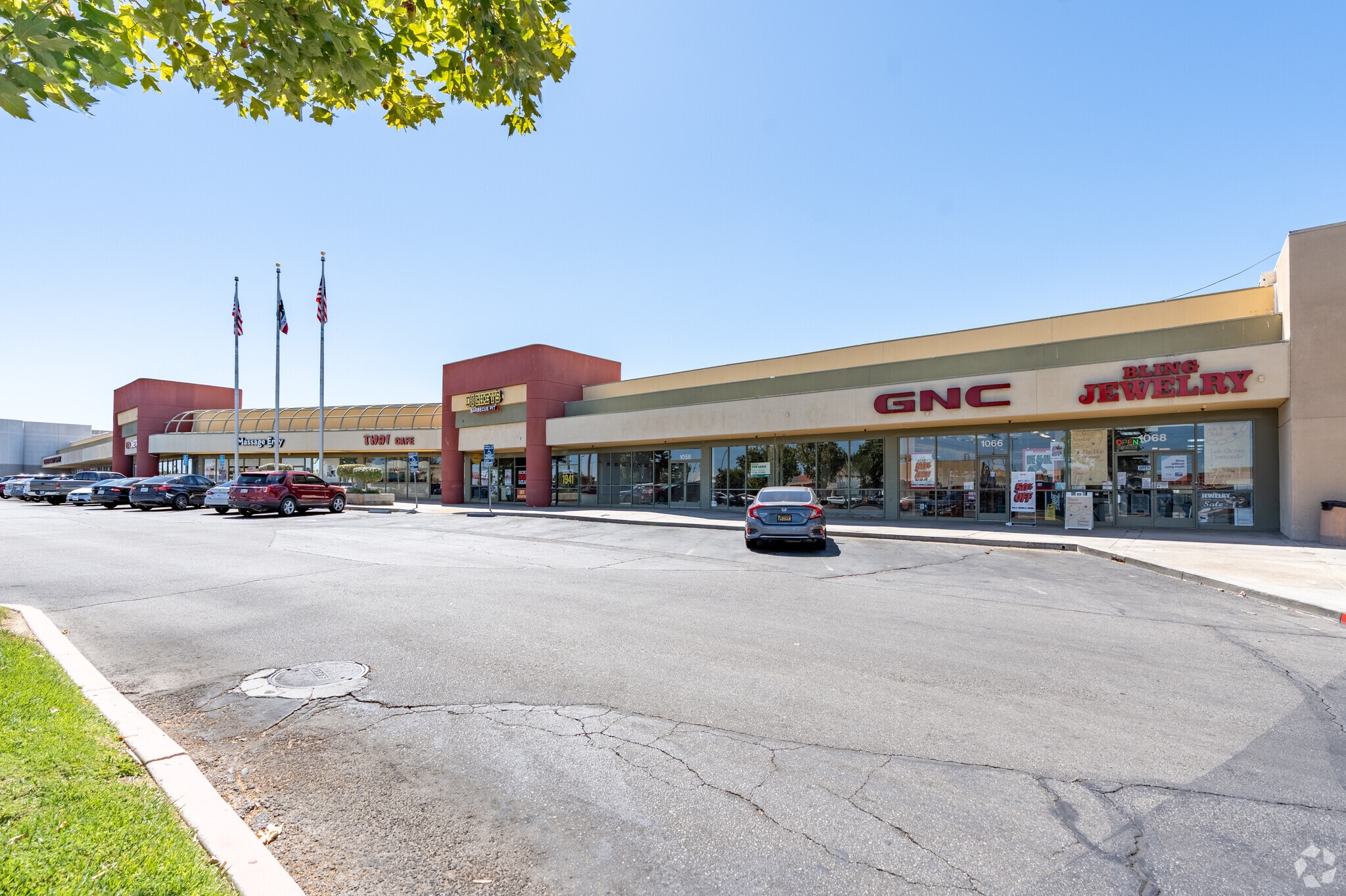 1028-1308 W Avenue K, Lancaster, CA à louer Photo principale– Image 1 sur 7
