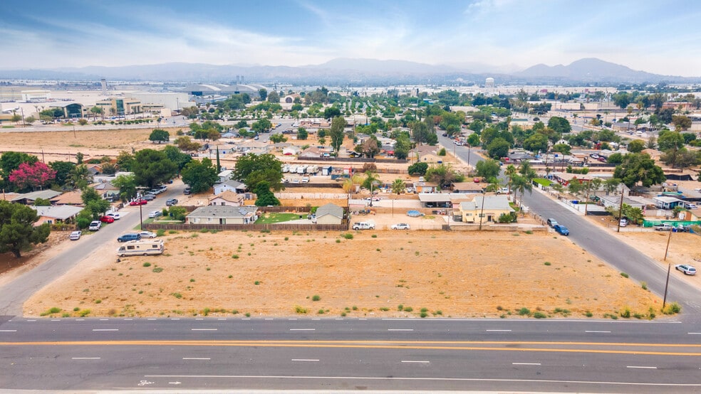 8053 Del Rosa Avenue, San Bernardino, CA à vendre - Aérien – Image 1 sur 8