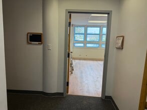 307 Lewers St, Honolulu, HI à louer Photo intérieure– Image 2 sur 11