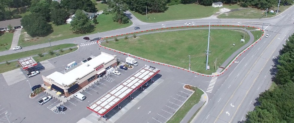 901 W B Mclean Dr, Cape Carteret, NC à vendre - Aérien – Image 1 sur 3