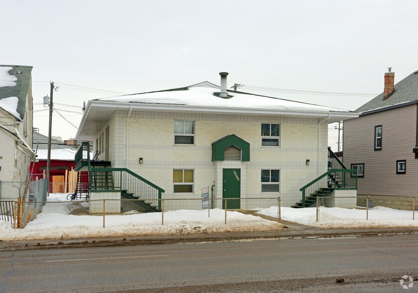 10645 95th St NW, Edmonton, AB à vendre - Photo principale – Image 1 sur 12