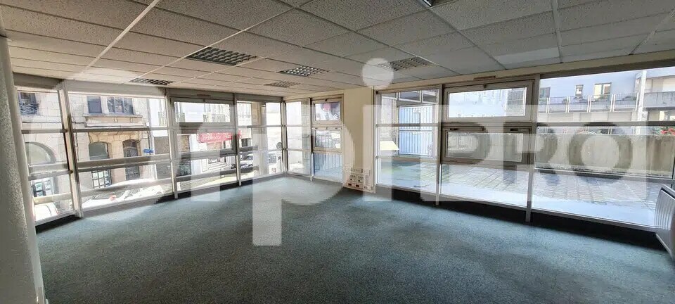 Bureau dans Saint-Brieuc à louer - Photo de l’immeuble – Image 3 sur 8