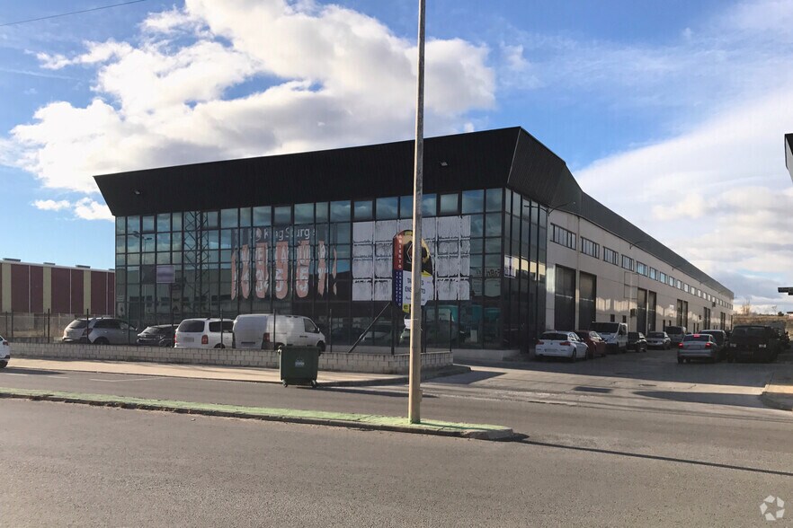 Industriel/Logistique dans Cabanillas del Campo, Guadalajara à vendre - Photo de l’immeuble – Image 2 sur 3