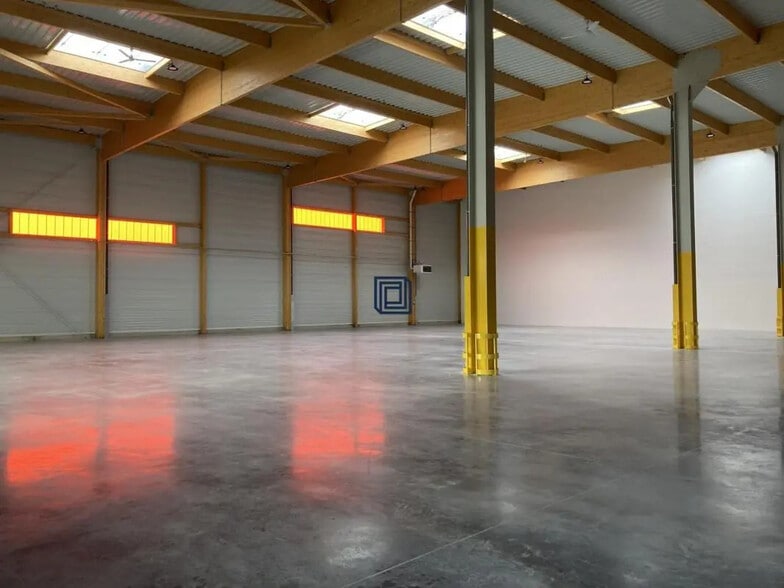 Industriel/Logistique dans Brie-Comte-Robert à louer - Photo intérieure – Image 1 sur 9