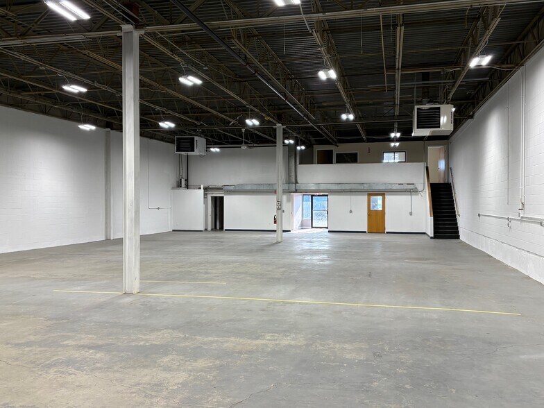 134 New Boston St, Woburn, MA à louer - Photo de l’immeuble – Image 3 sur 7