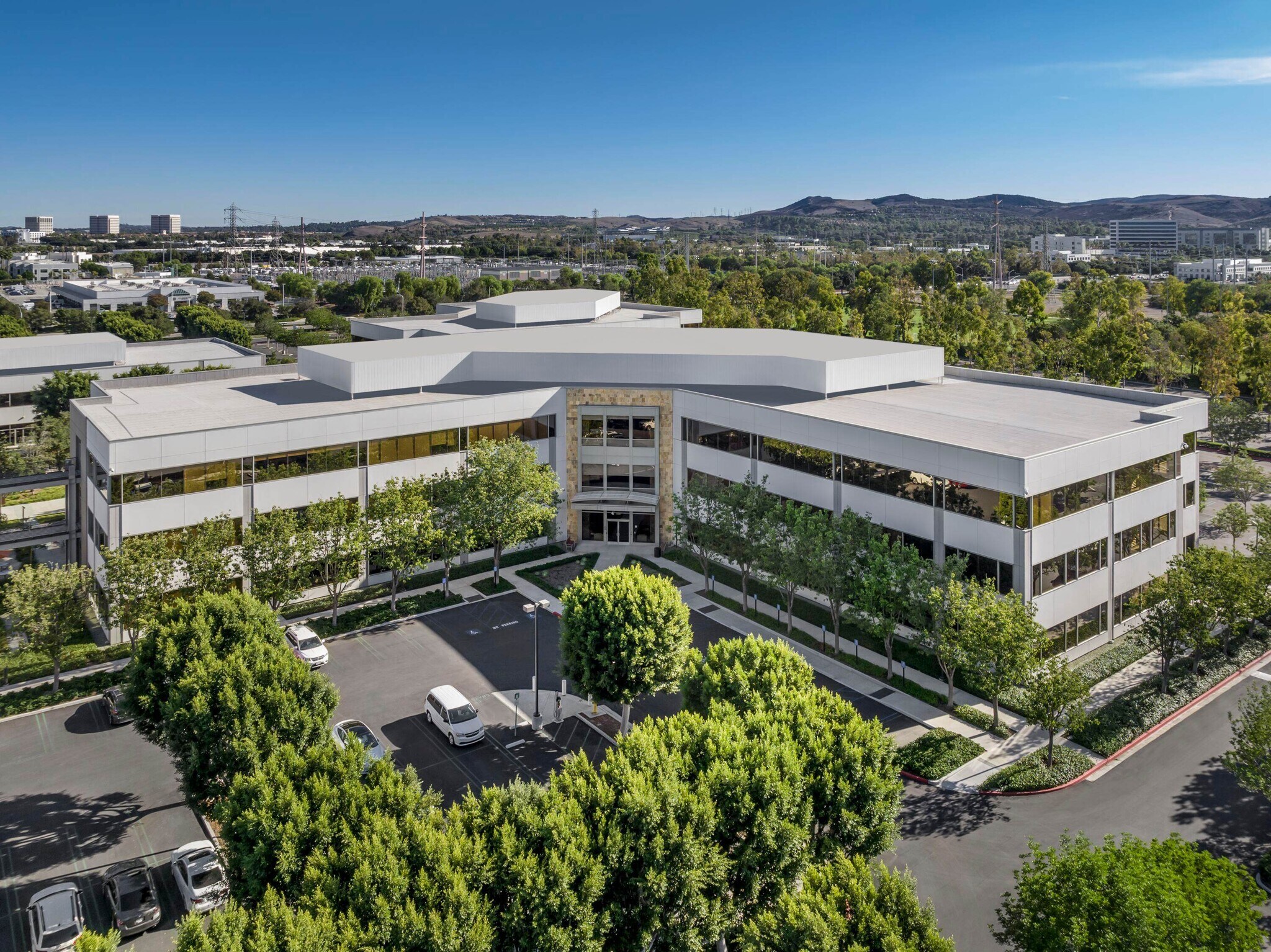 15545 Sand Canyon Ave, Irvine, CA à louer Photo principale– Image 1 sur 15