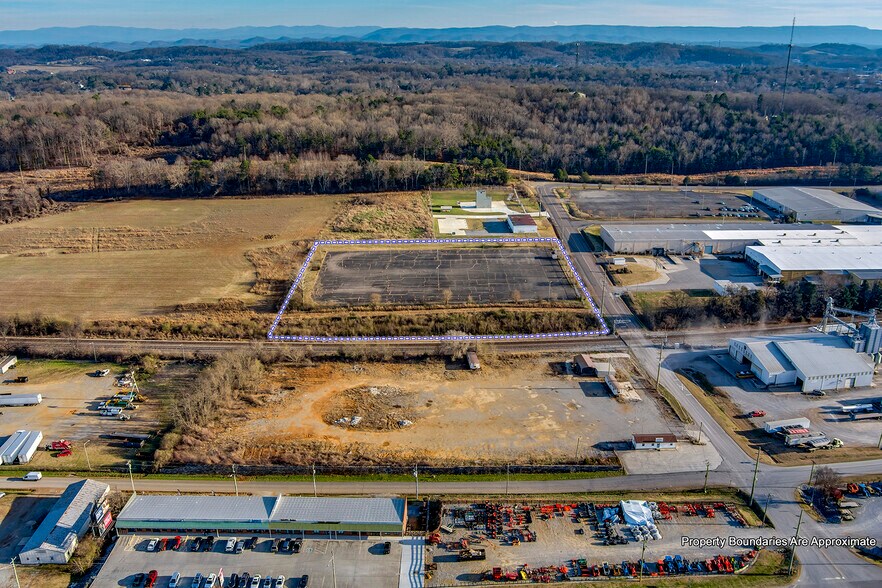 2111 Redfern Dr, Athens, TN à louer - Photo de l’immeuble – Image 2 sur 22