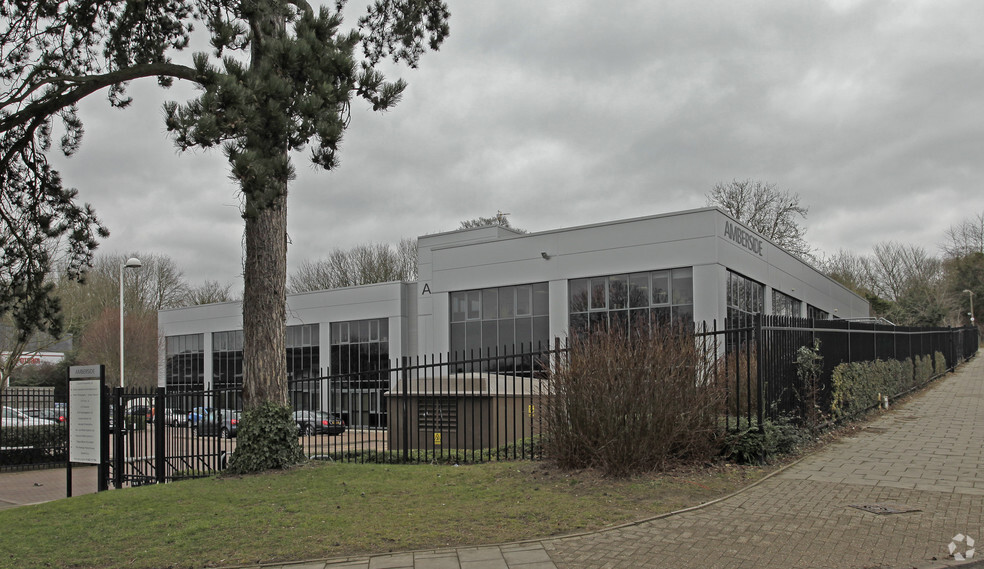 Wood Ln, Hemel Hempstead à vendre - Photo principale – Image 1 sur 22
