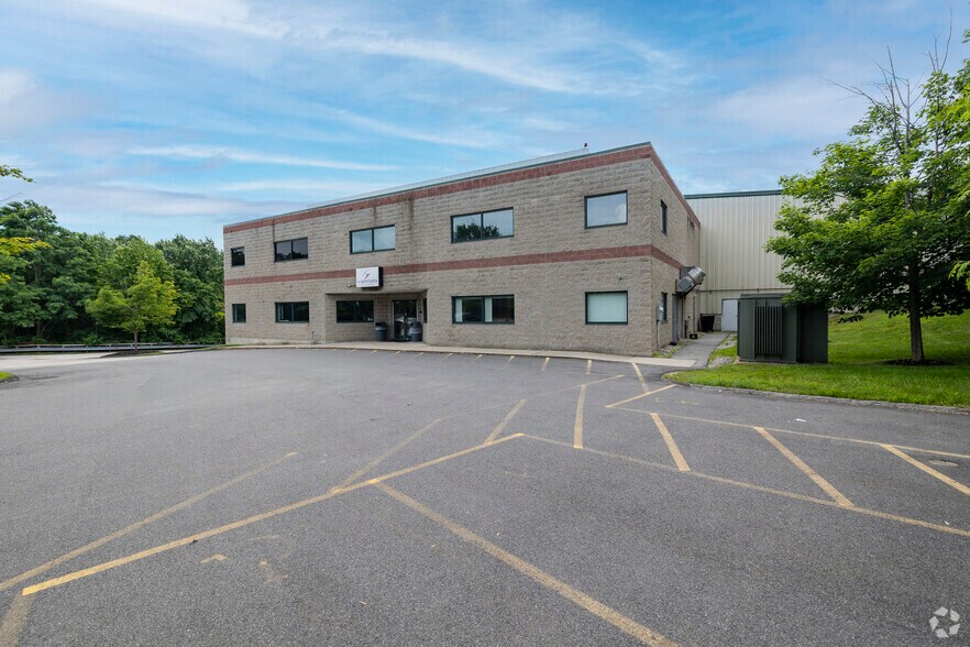 68 Technology Dr, Bedford, NH à louer - Photo de l’immeuble – Image 2 sur 5