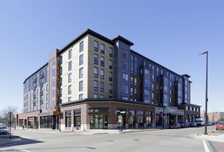 Plus de détails pour 202 Eau Claire St, Eau Claire, WI - Local commercial à louer
