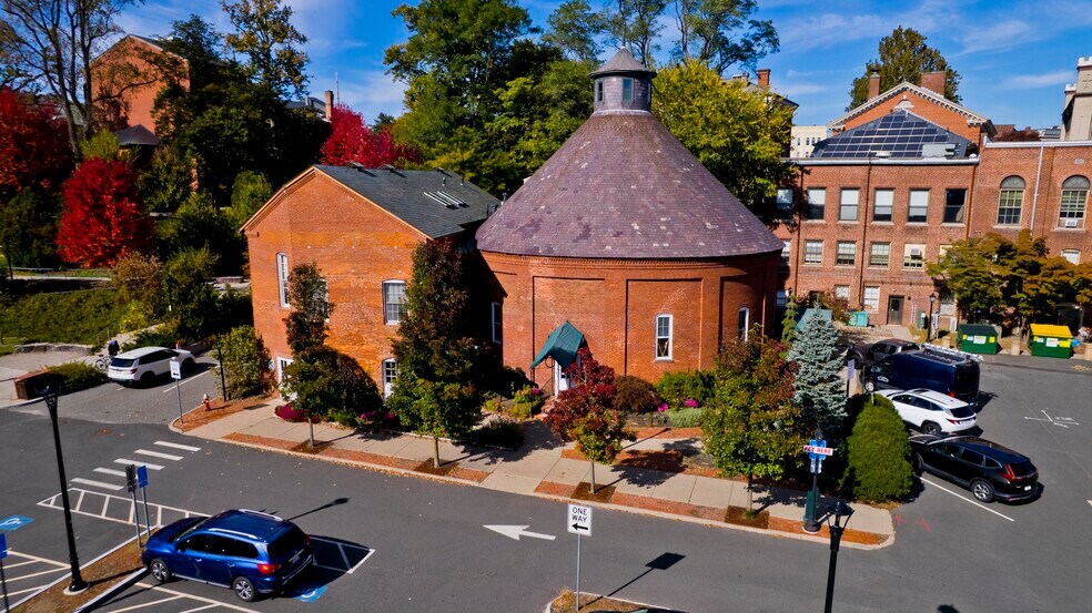 244 Main St, Northampton, MA à vendre - Photo de l’immeuble – Image 2 sur 32