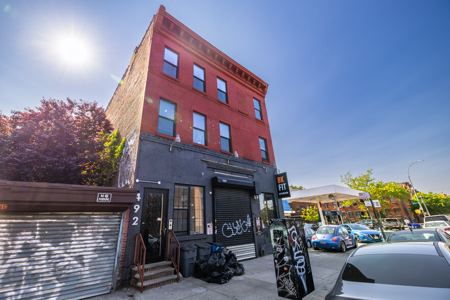 492 Throop Ave, Brooklyn, NY à louer - Photo de l’immeuble – Image 3 sur 10