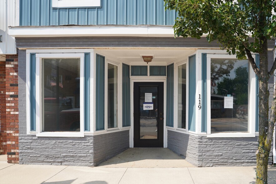 119 E Toledo St, Fremont, IN à vendre - Photo de l’immeuble – Image 2 sur 7